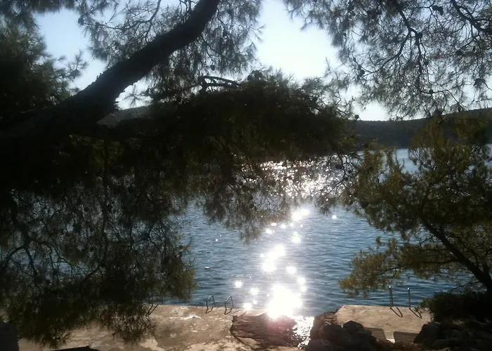 Sunset Hvar חוואר